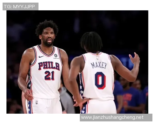 76人球星恩比德与乔治单挑后齐飞阿布扎比展现友谊与竞技精神 76人球星恩比德与乔治单挑后齐飞阿布扎比展现友谊与竞技精神