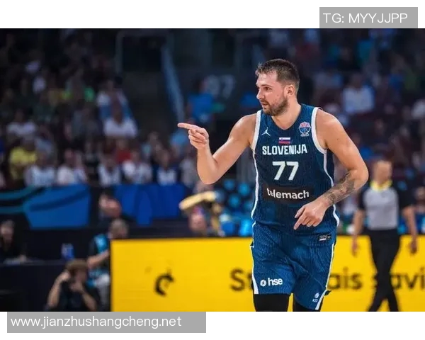 东契奇送出助攻 克内克特三分空心入网 东契奇送出助攻 克内克特三分空心入网